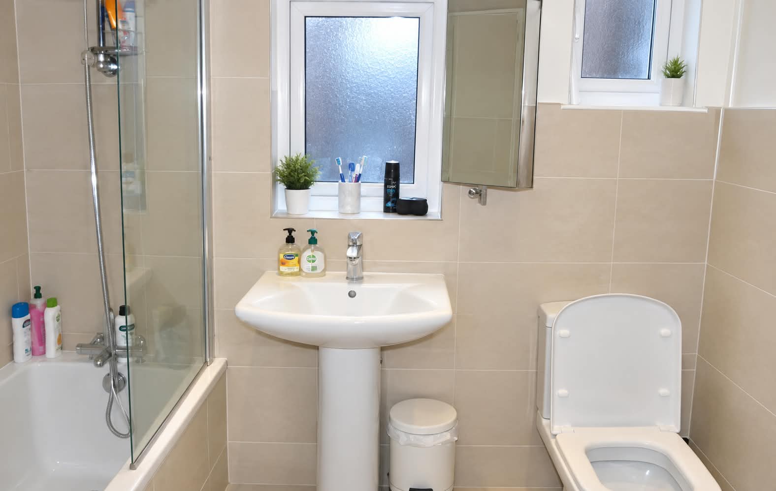 ROOM AVAILABLE – CRICKLEWOOD, NW2